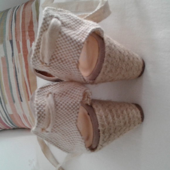 Forever wedge and leg tie sandles - Picture 5 of 6